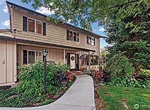 LOVINGLY MAINTAINED HOME IN WENATCHEE