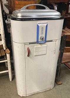 GOOD QUALITY ESTATE & VINTAGE ITEMS