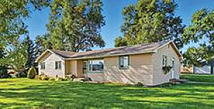 THE PERFECT CHARMING COUNTRY HOME FOR YOU IN 2026