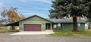 MODERN COMFORT MEETS COUNTRY CHARM JUST MINUTES