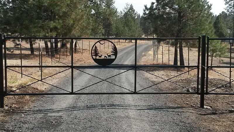 LIVESTOCK & WILDLIFE FENCING EXPERTS