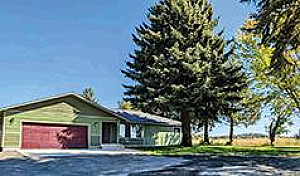 MODERN MEETS COUNTRY CHARM JUST MINUTES FROM DEER PARK!