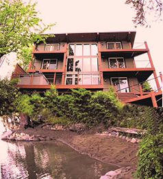 WATERFRONT HOUSE SPOKANE RIVER