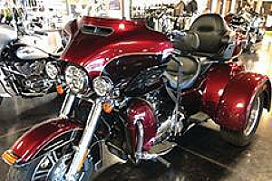 2015 HARLEY DAVIDSON TRI GLIDE 