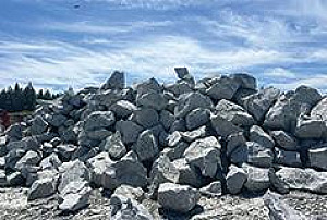 GRANITE BOULDERS & CRUSHED DRIVEWAY GRAVEL