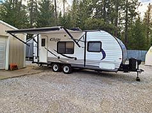 2015 22 FT. FOREST RIVER ULTRA LITE 