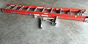 WERNER 20FT FIBERGLASS EXTENSION LADDER