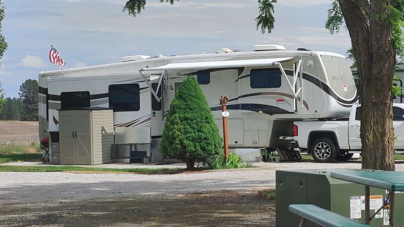 2010 MOBILE SUITES DELUXE 5TH WHEEL RV