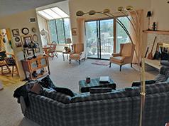 GREAT VIEWS FROM THIS LARGE SPOKANE VALLEY CONDO