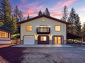 31 SCENIC ACRES WITH BARNDOMINIUM HOME