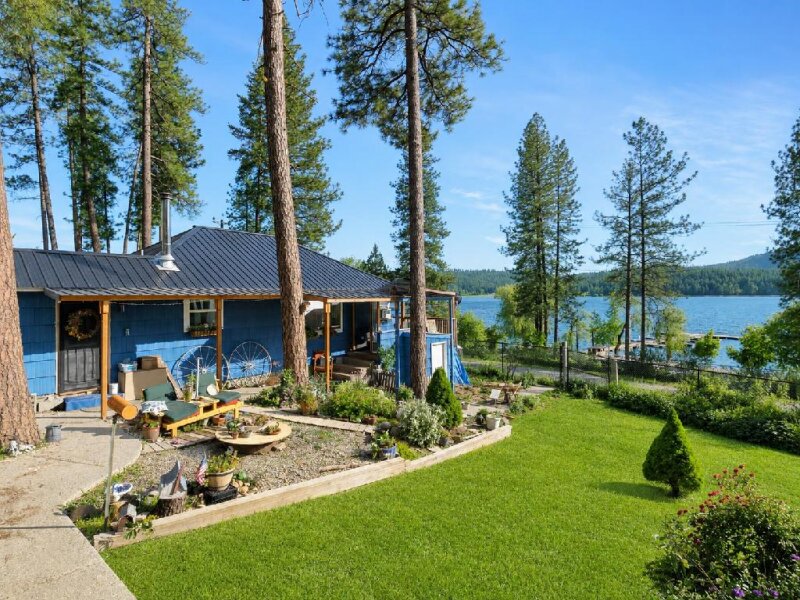 VIEWS OF WAITTS LAKE!