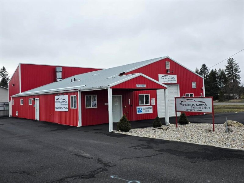 BUSINESS OPPORTUNITY IN GROWING DEER PARK!