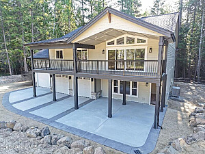 AMAZING NEW HOME PRIEST LAKE