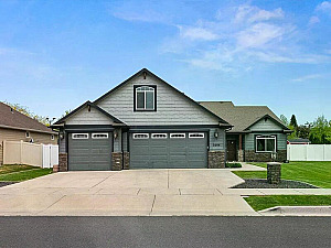 ZERO STEP CUSTOM HOME ON FIVE MILE PRAIRIE