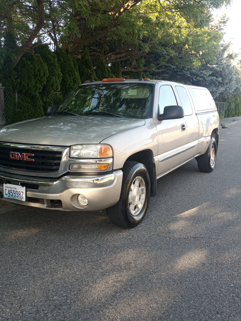 2004 GMC SIERRA 1500 EXTENDED CAB 4WD- QUADRA STEER