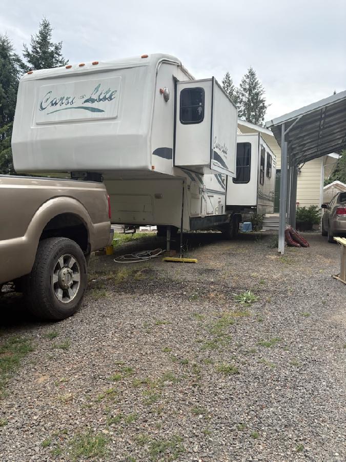 32’ CARRI LITE FIFTH WHEEL