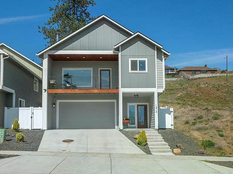BEAUTIFULLY DESIGNED MULTI-LEVEL HOME