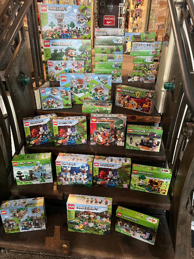 THE TROVE HAS SOME NEW LEGO SETS IN STOCK!
