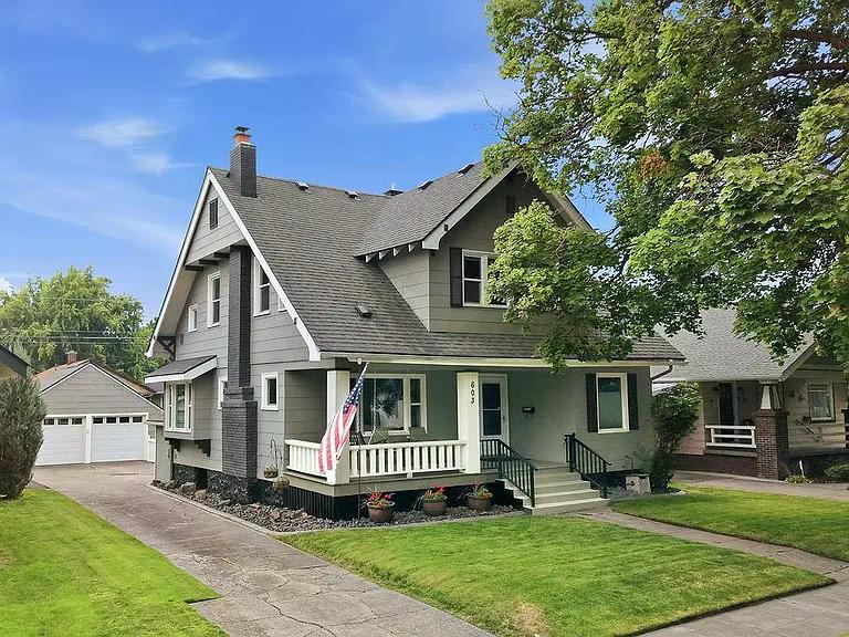 TIMELESS CHARM IN THIS CORBIN PARK CRAFTSMAN