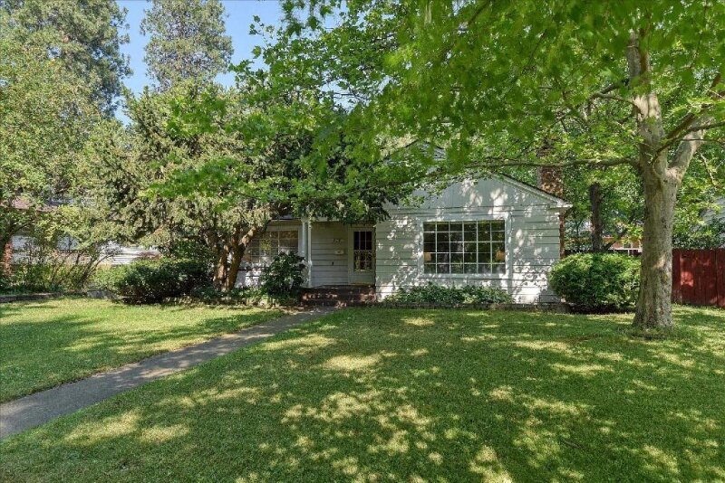 HISTORIC CORBIN PARK HOME WITH MOTHER-IN-LAW SUITE OR