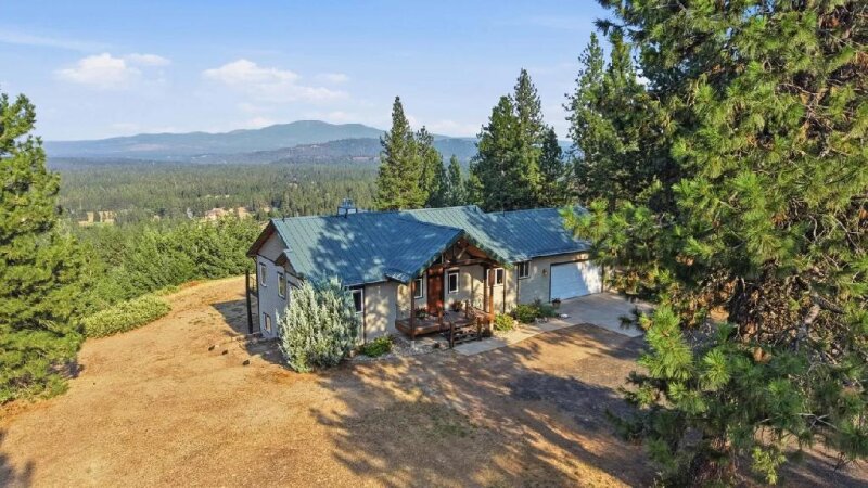 ABSOLUTELY AMAZING PROPERTY IN DEER PARK ON 14 ACRES