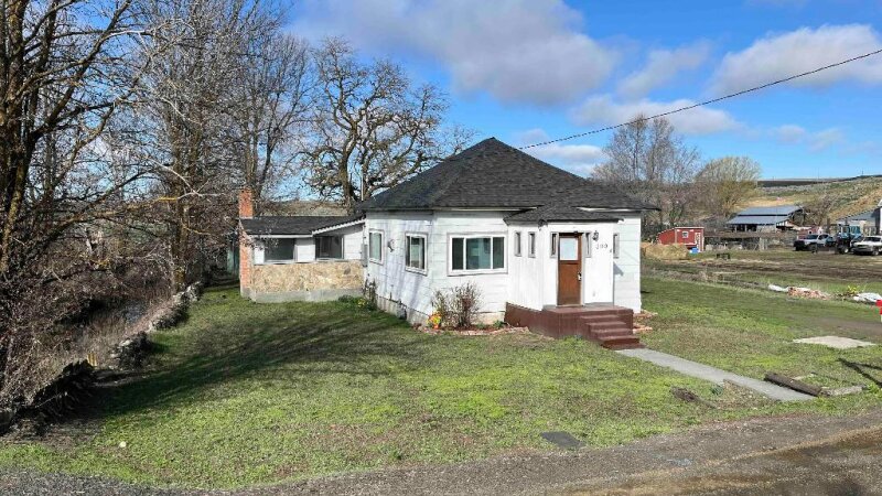 3 BEDROOM, 1 BATHROOM IN SPRAGUE