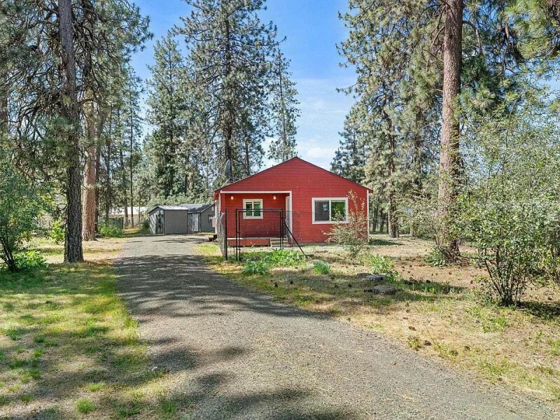 3 BEDROOM, 2 BATHROOM IN NINE MILE FALLS
