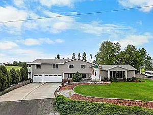 STUNNING 4.85 ACRE VALLEYFORD PROPERTY