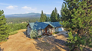 ABSOLUTELY AMAZING PROPERTY IN DEER PARK ON 14 ACRES