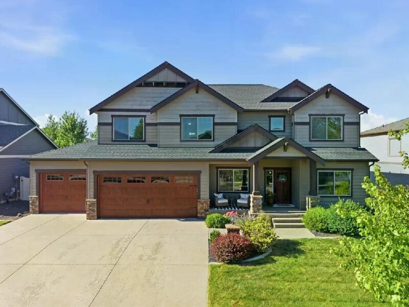 LUXURY, SPACE, & FLEXIBILITY! CENTRAL VALLEY SCHOOLS