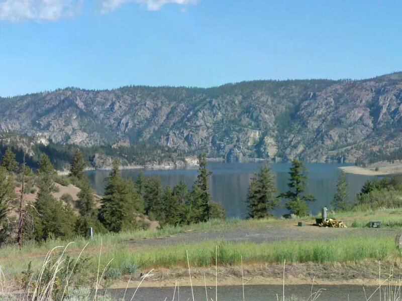 STUNNING VIEWS OF LAKE ROOSEVELT