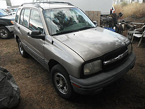 2003 CHEVY TRACKER 4X4 