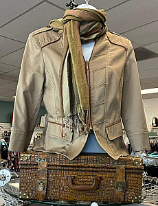IT'S FALL PREVIEW TIME AT DISCOVERY SHOP