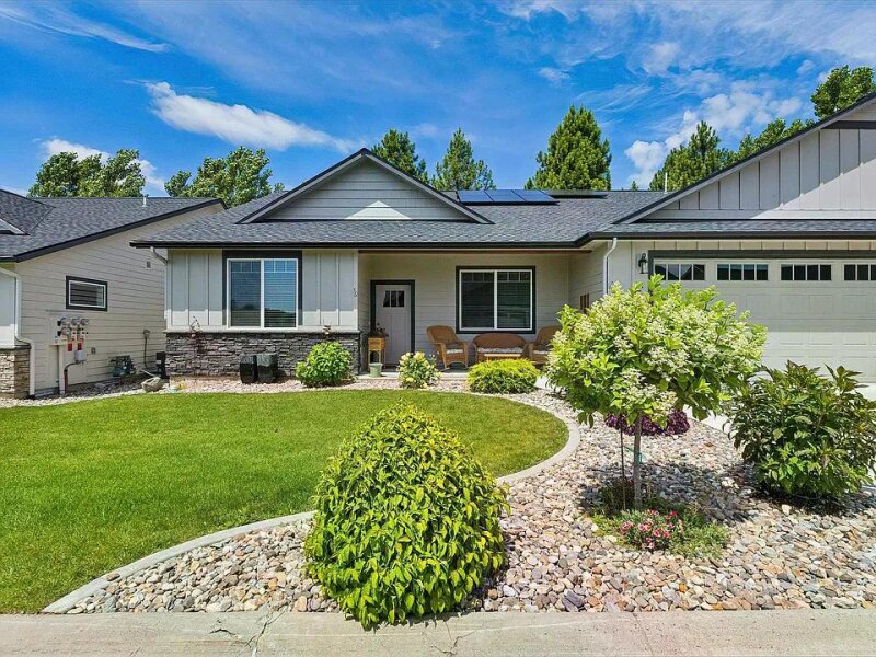 GOLF COURSE COMMUNITY, GATED 55+, & MAINTENACE FREE 