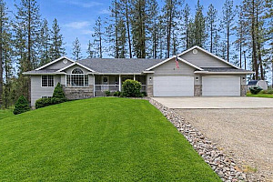 NATURE & COMFORT ON 10 ACRES