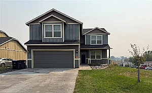 MOSES LAKE TWO STORY HOME WITH TONS OF POTENTIAL