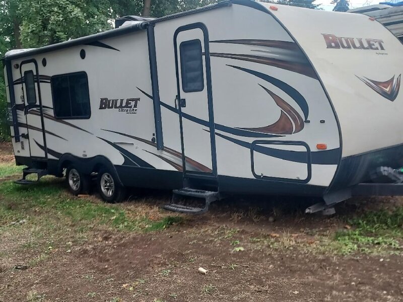 2016 24’ ULTRA LIGHT TRAVEL TRAILER