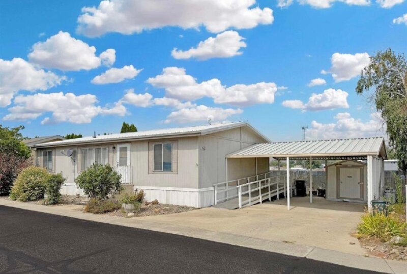 AFFORDABLE LIVING IN CLARKSTON, 55+ COMMUNITY