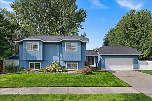 BEAUTIFULLY UPDATED IN THE HEART OF SPOKANE VALLEY