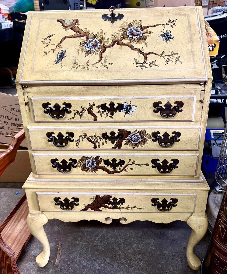 PREMIER AUCTION CENTER IS BACK LIVE AUCTION THIS FRIDAY