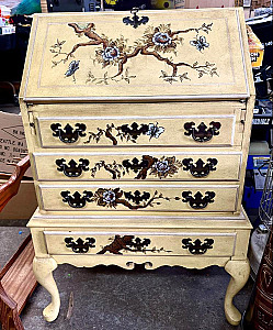 PREMIER AUCTION CENTER IS BACK LIVE AUCTION THIS FRIDAY