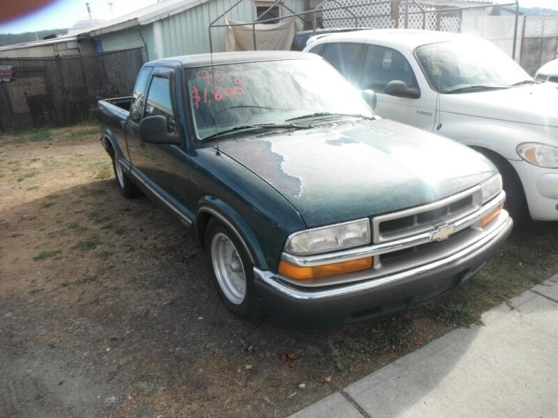 1996 CHEVY S10 EXTRA CAB 2X4 
